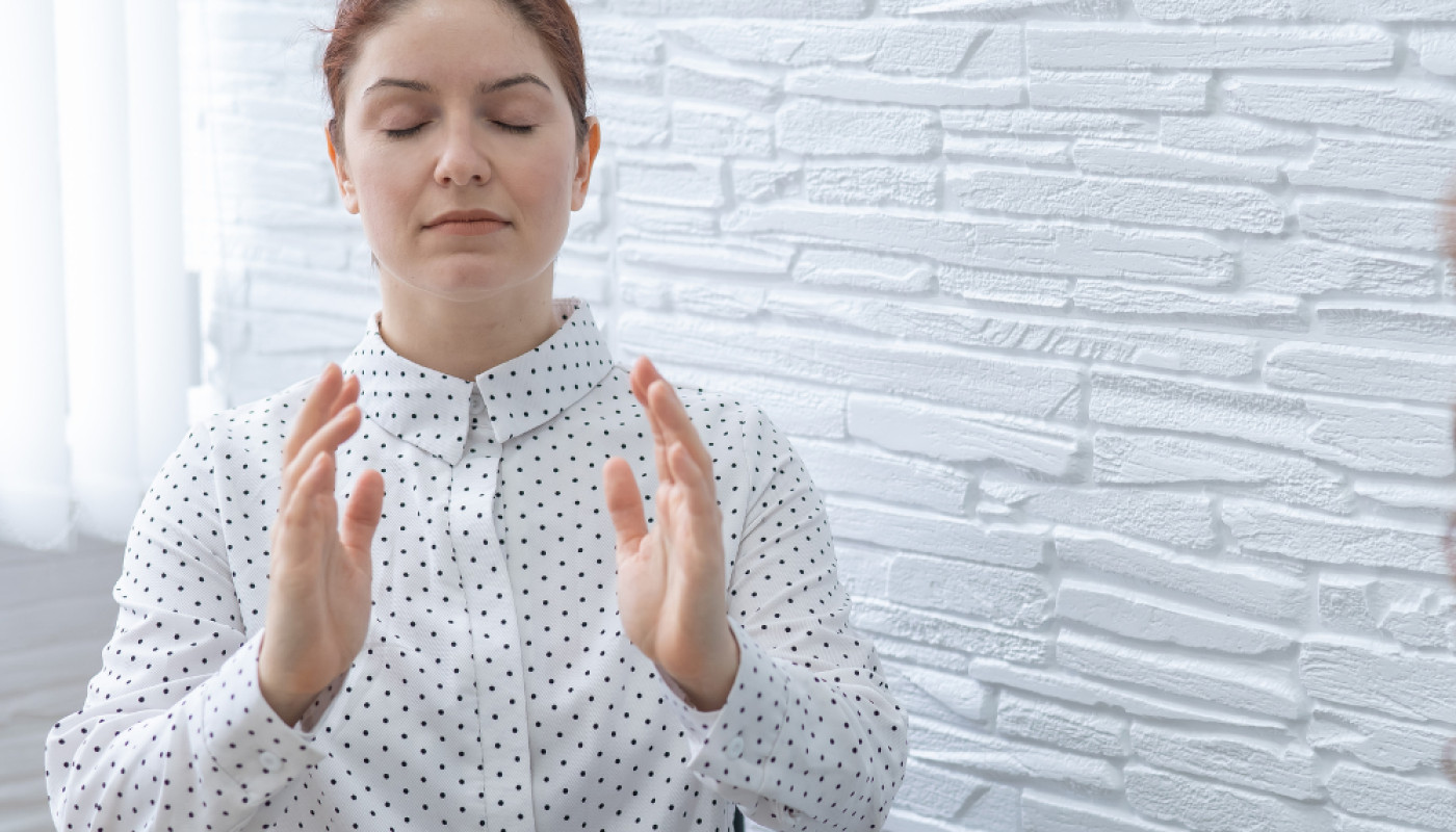 Bénéficiez des effets positifs d’une séance d’hypnose par vidéo avec Esprit Libre 64